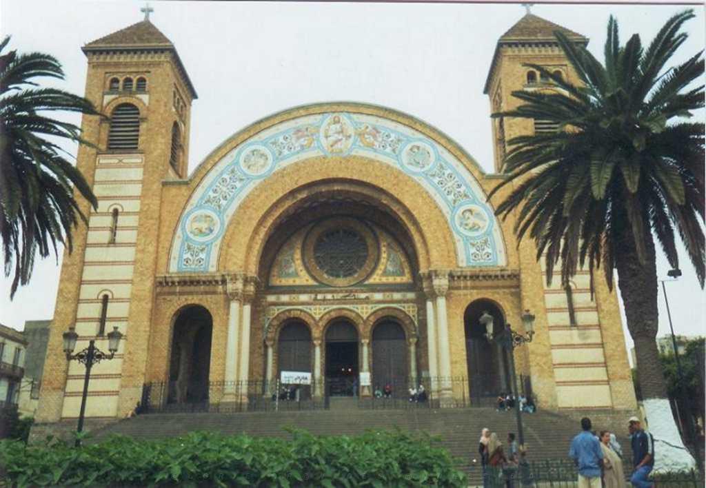 12 VOYAGE A ORAN 2005 LA CATHEDRALE.JPG